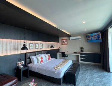 Studio with Spa Bath