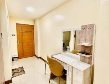 Studio Apartment with Queen Bed