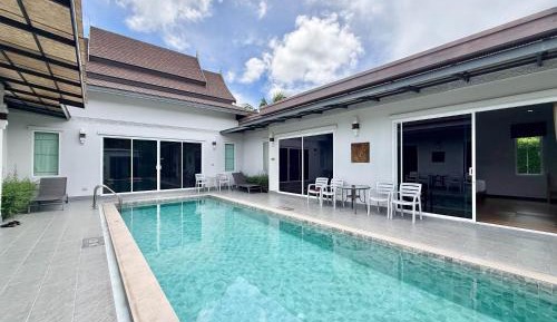 Deluxe Double Room with Pool Access