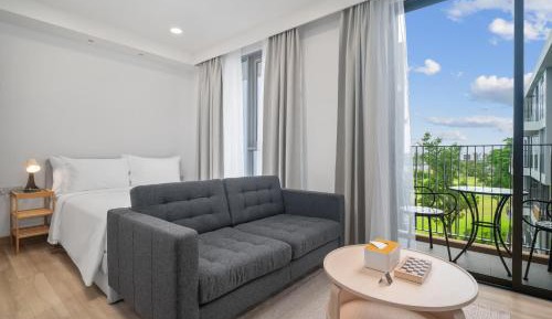 Studio Apartment with Balcony