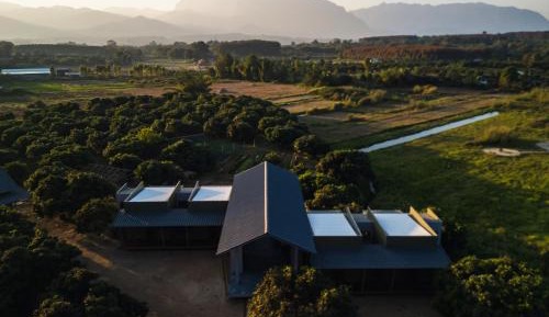 Double or Twin Room with Mountain View