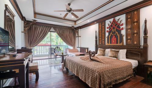 Suite with Pool View
