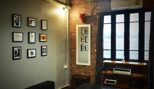 (No.2B) The Rock Room