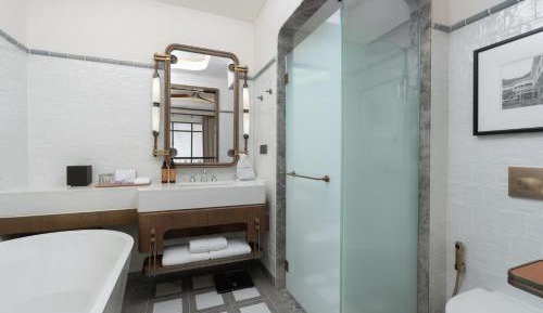 Duplex Suite 1 Bedroom Pool View King