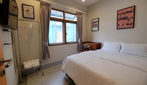 Standard Double Room with Shared Bathroom