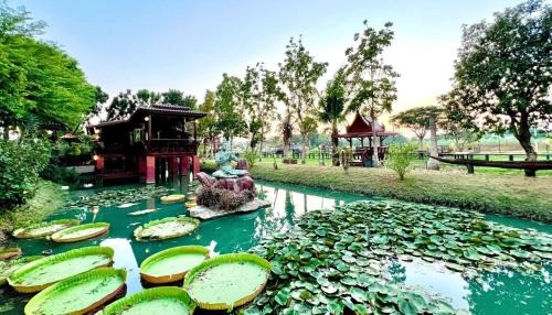 Deluxe Bungalow with Garden View