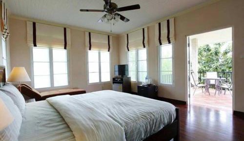 Scenic View Holiday Home