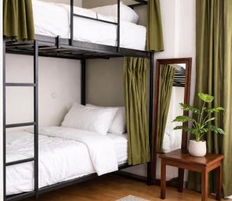 Single Bed in Mixed Dormitory Room