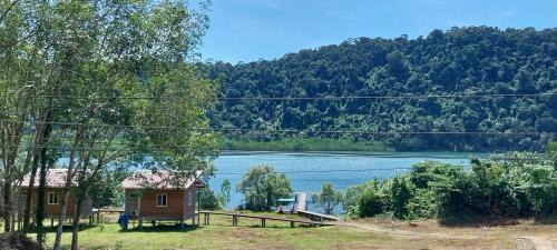 Bungalow - Water Front 