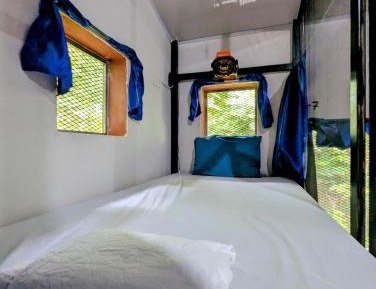 Single Bed in Mixed Dormitory Room
