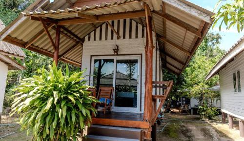 Bungalow with Patio