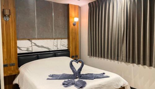 Standard Queen Room