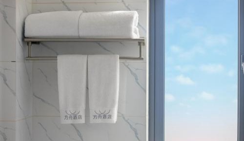 Deluxe Twin Room with Balcony