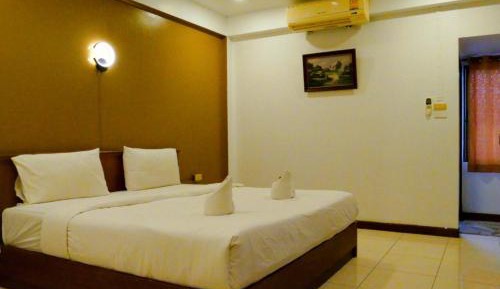 Deluxe Queen Room