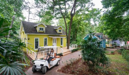 Deluxe Bungalow