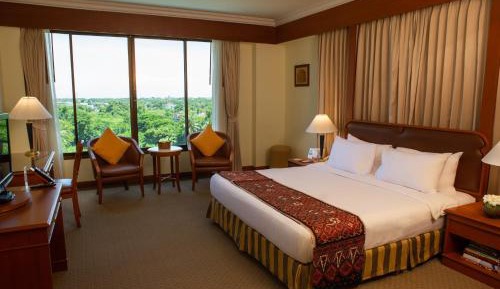 Deluxe King Room