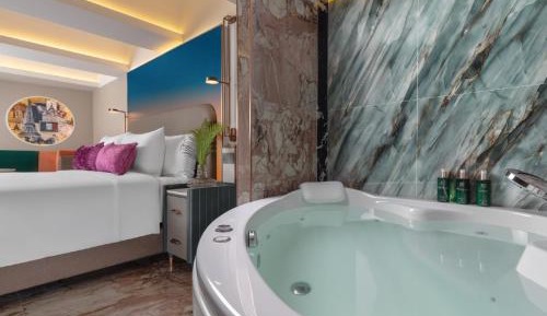 Pipa Jacuzzi Room with Club Benefit