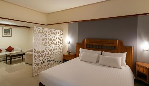 Grand Deluxe King Room