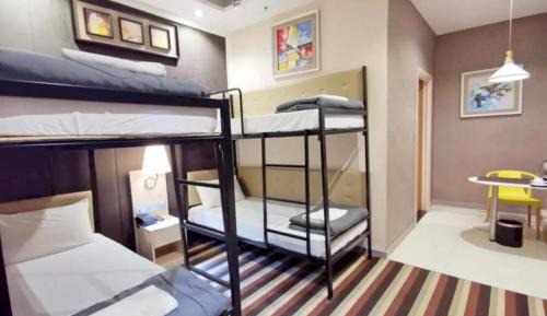 Bunk Bed in Mixed Dormitory Room