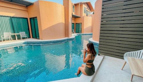 Villa with Pool Access