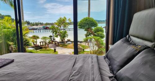Deluxe Triple Room with Sea View