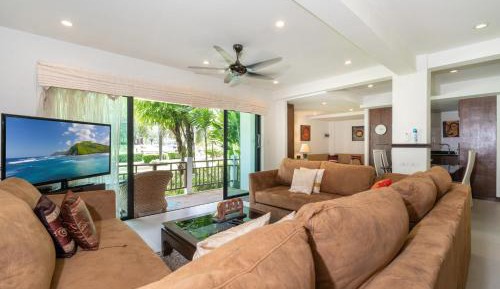 Three-Bedroom Apartment with Balcony