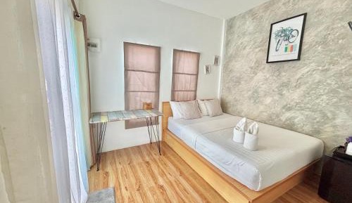 Queen Room with Garden View