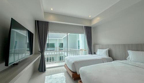 Standard Twin Room with Pool View