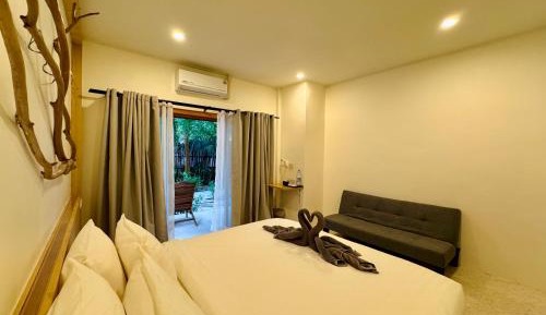 Deluxe Double Room with Partial View