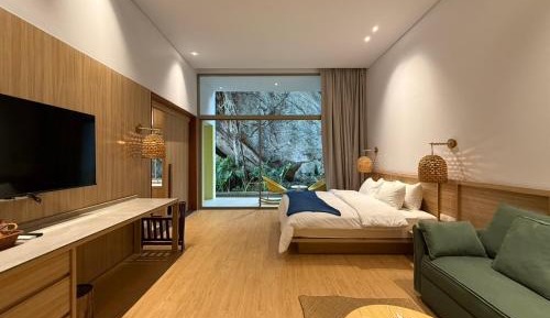 King Suite with Spa Bath