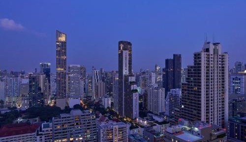 Urban King Room with City View