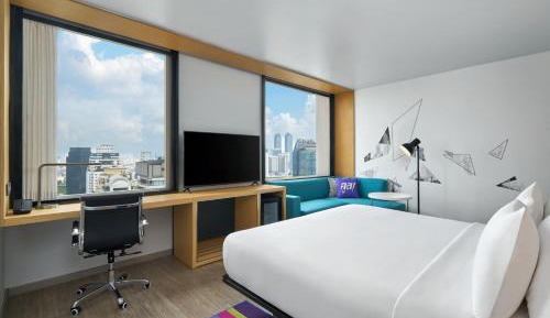 Breezy King Room with City View - High Floor
