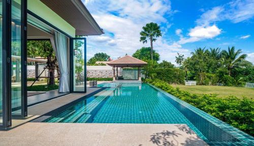 Four-Bedroom Pool Villa 11