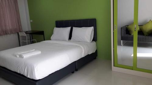 Large Single Room