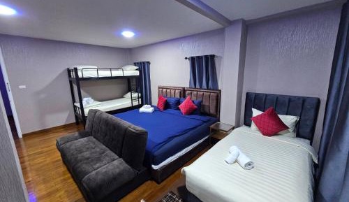 Deluxe Family Room