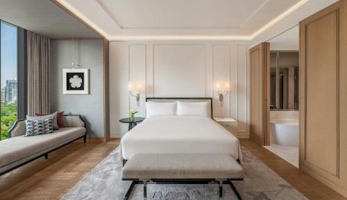 Deluxe King Room with Park View