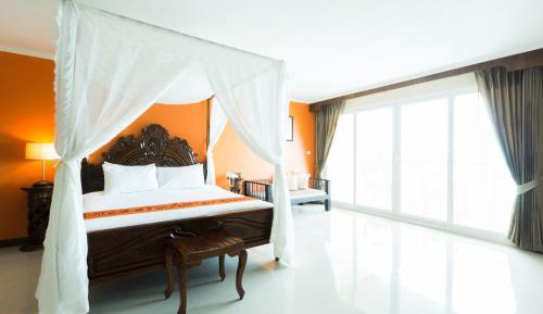 Royal Paradise Quadruple Room