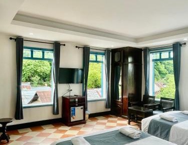 Quadruple Room with Mountain View