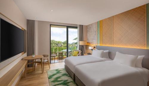 Superior Twin Room with Pool View