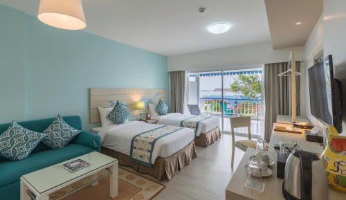 Double or Twin Room with Partial Sea View