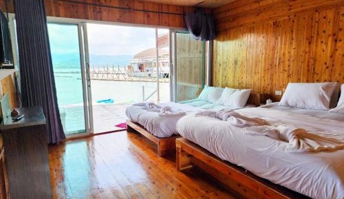 Quadruple Room with Lake View