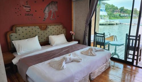 Suite with Lake View