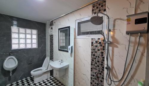 Deluxe Double Room (2 Adults + 1 Child)