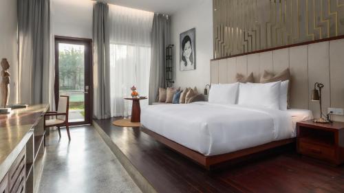 Mini Suite Poolside + Free Laundry + Mini-Bar