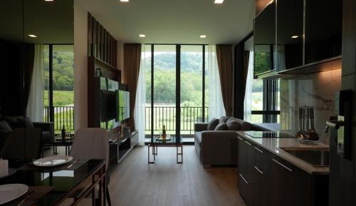 King Room with Mountain View