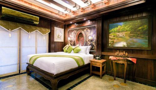 Deluxe Double Room with Bathtub