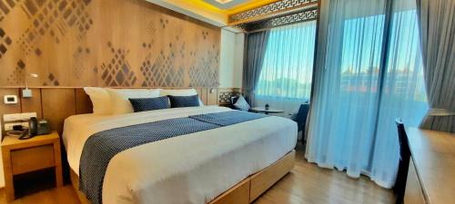 Deluxe Double or Twin Room with Balcony