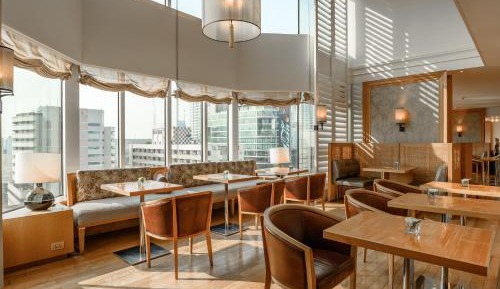 High Floor King Room with Club Access