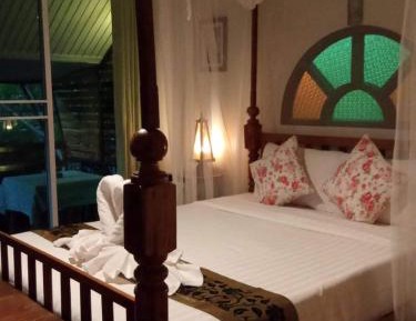 Queen Room with Garden View