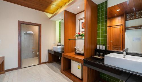 Family Suite Twin Room